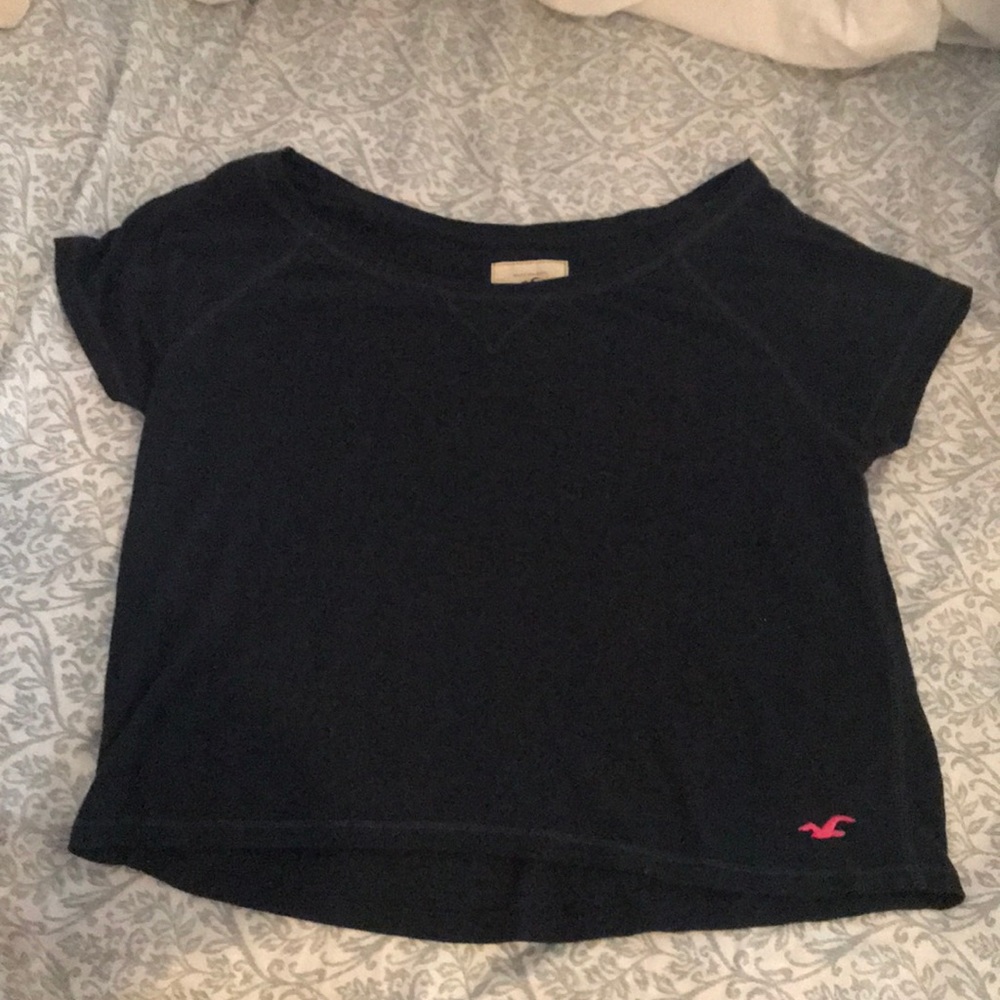 Cute navy blue hollister crop top!